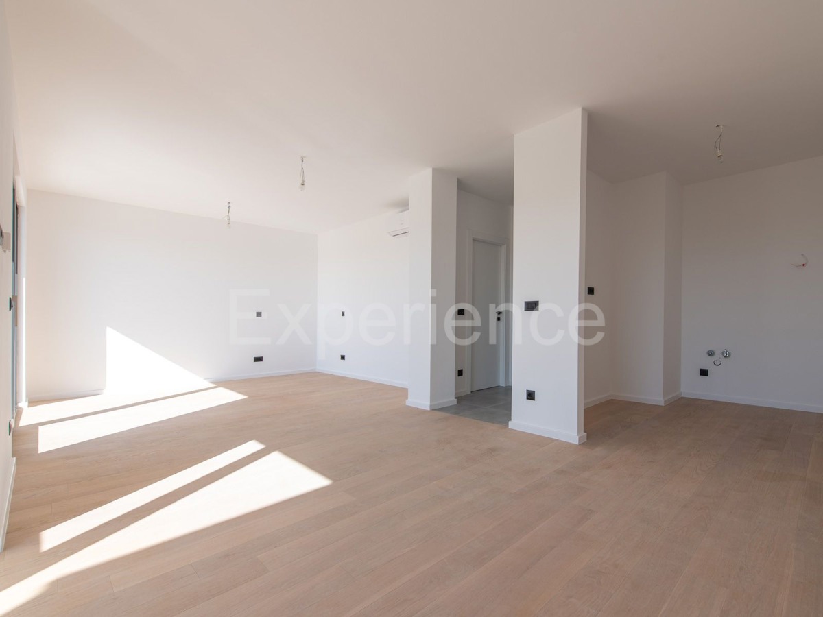 ISTRIA, Umago - appartamento in un nuovo edificio, 3 camere da letto, 3. piano, ASCENSORE, garage!