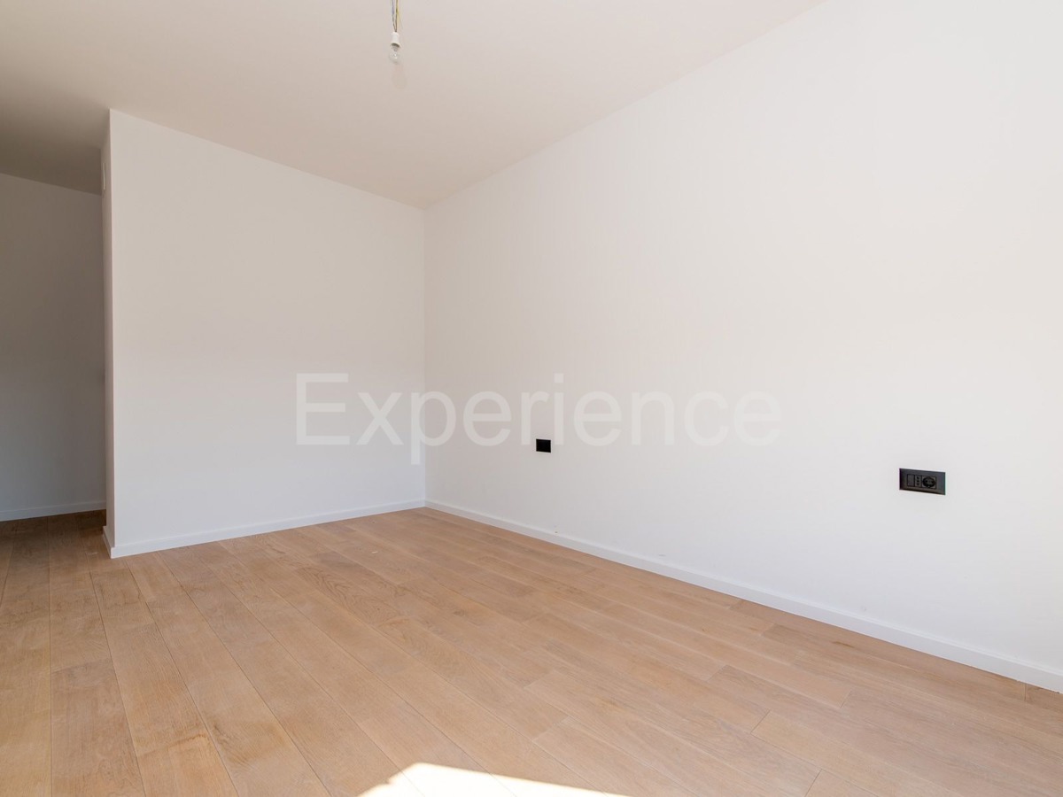 ISTRIA, Umago - appartamento in un nuovo edificio, 3 camere da letto, 3. piano, ASCENSORE, garage!