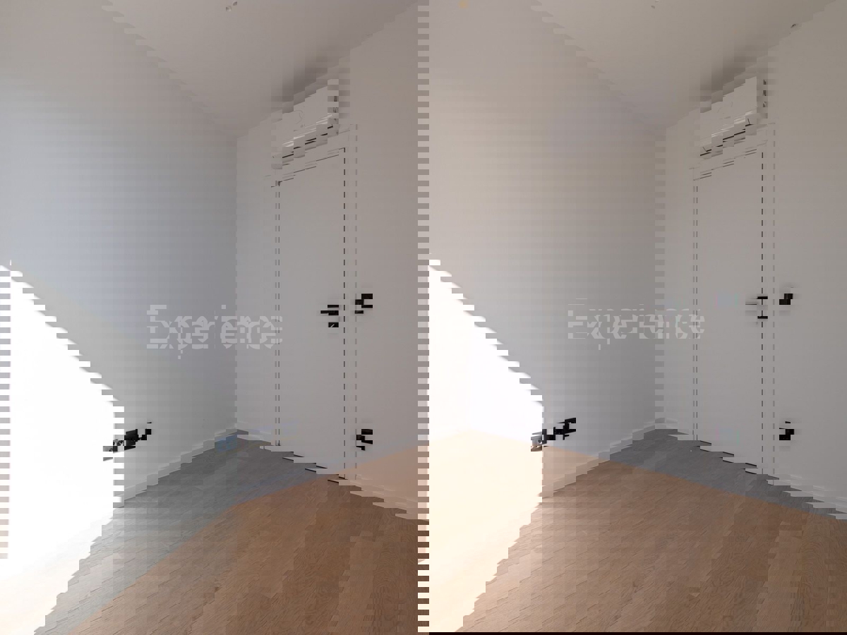 ISTRIA, Umago - appartamento in un nuovo edificio, 3 camere da letto, 3. piano, ASCENSORE, garage!