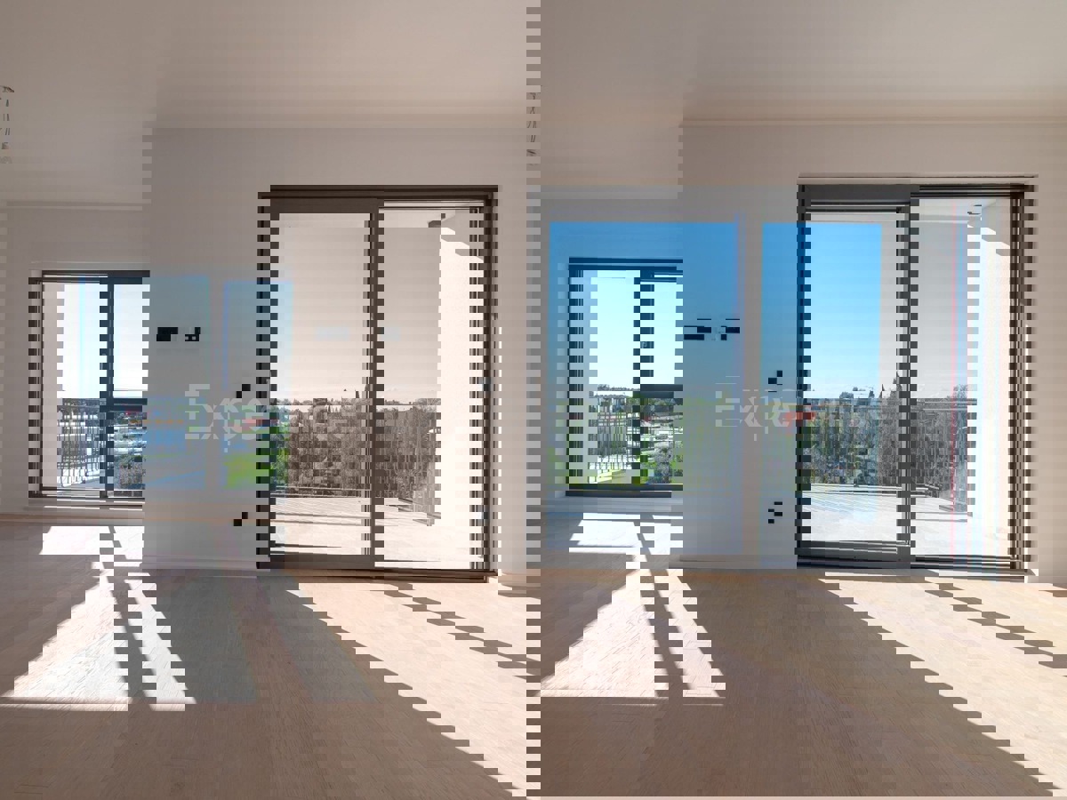 ISTRIA, Umago - appartamento in un nuovo edificio, 3 camere da letto, 3. piano, ASCENSORE, garage!