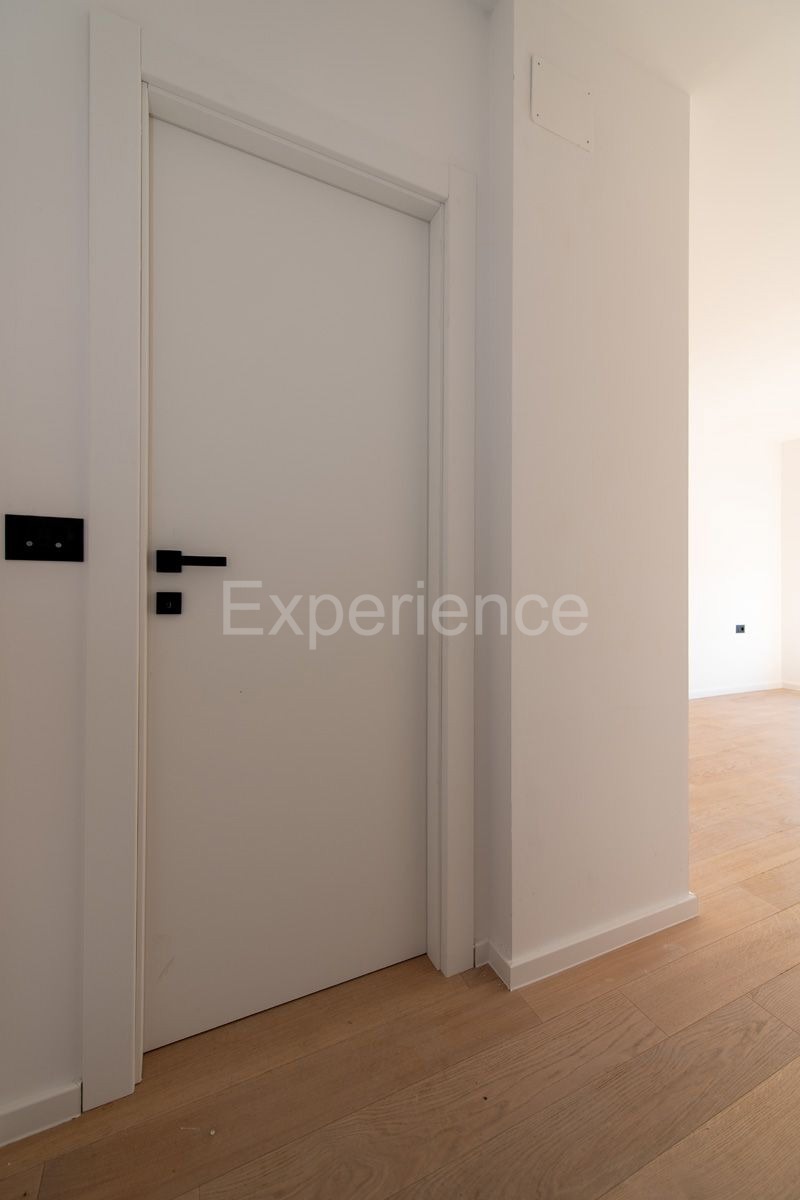 ISTRIA, Umago - appartamento in un nuovo edificio, 3 camere da letto, 3. piano, ASCENSORE, garage!