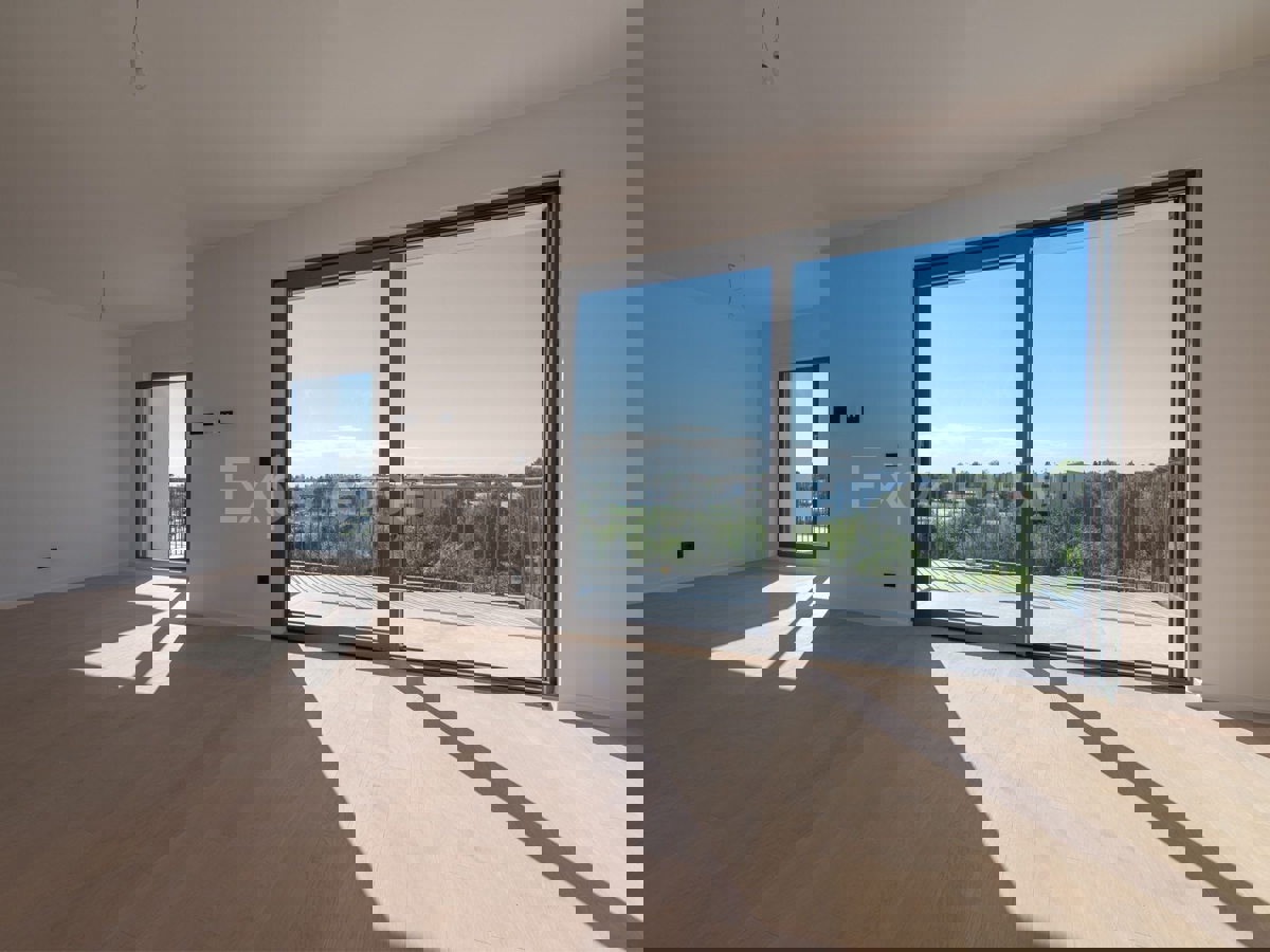 ISTRIA, Umago - appartamento in un nuovo edificio, 3 camere da letto, 3. piano, ASCENSORE, garage!