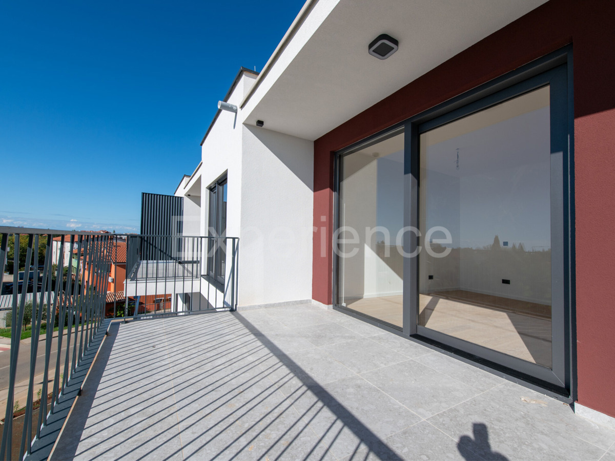 ISTRIA, Umago - appartamento in un nuovo edificio, 3 camere da letto, 3. piano, ASCENSORE, garage!