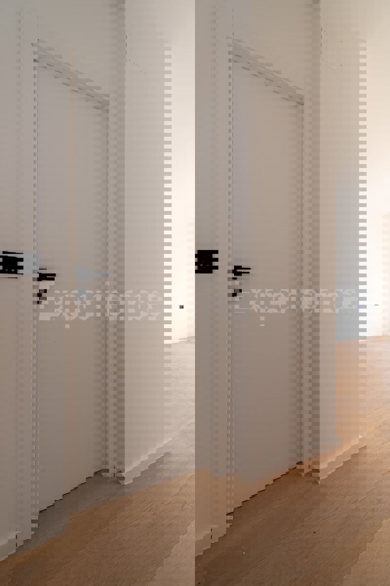 ISTRIA, Umago - appartamento in un nuovo edificio, 3 camere da letto, 3. piano, ASCENSORE, garage!