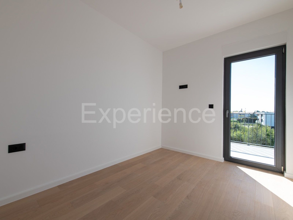 ISTRIA, Umago - appartamento in un nuovo edificio, 3 camere da letto, 3. piano, ASCENSORE, garage!