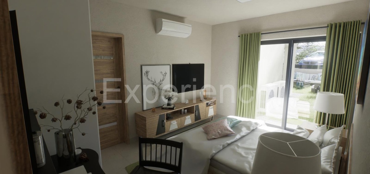 ISTRIA, Parenzo - appartamento al piano terra con GIARDINO privato!