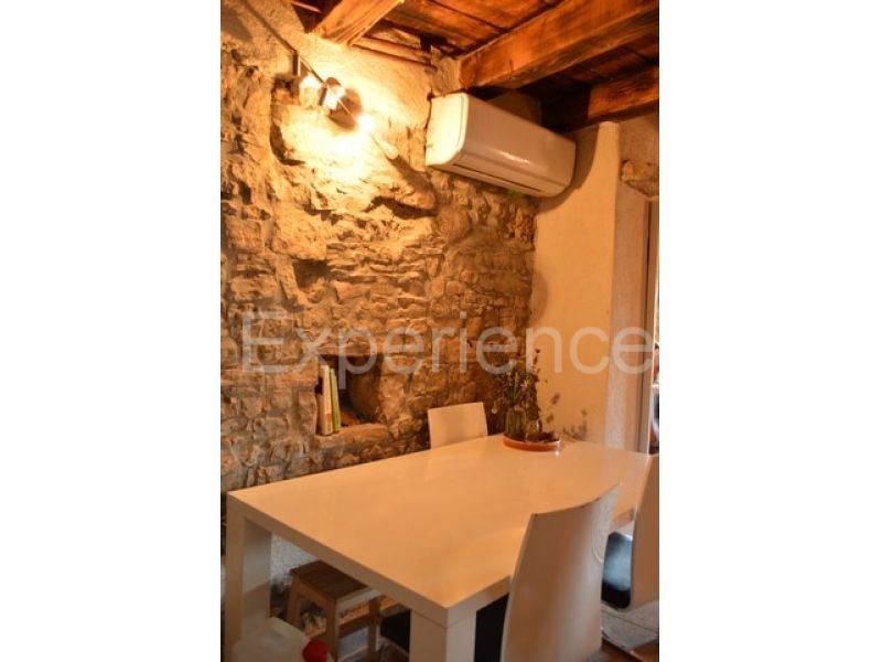 Motovun, casa in pietra centrale, 2 camere, terrazza, tranquilla