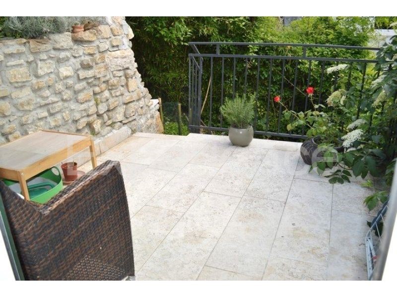 Motovun, casa in pietra centrale, 2 camere, terrazza, tranquilla
