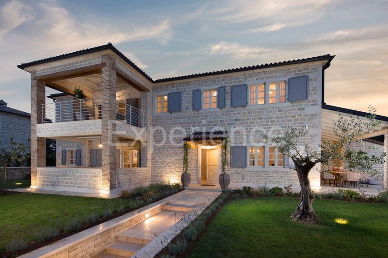 Sv. Lovreč, villa di lusso vista mare con campo da tennis