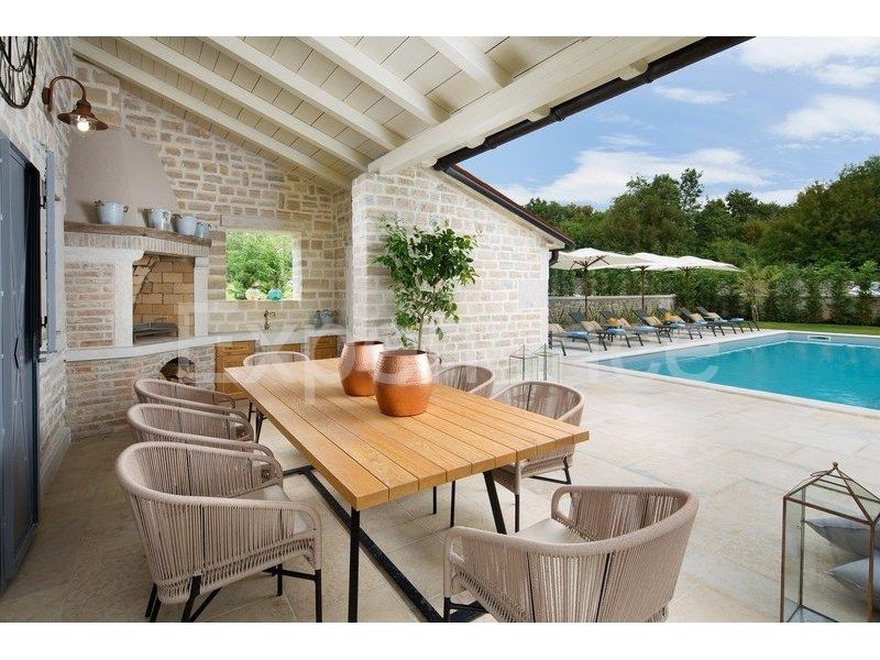 Sv. Lovreč, villa di lusso vista mare con campo da tennis