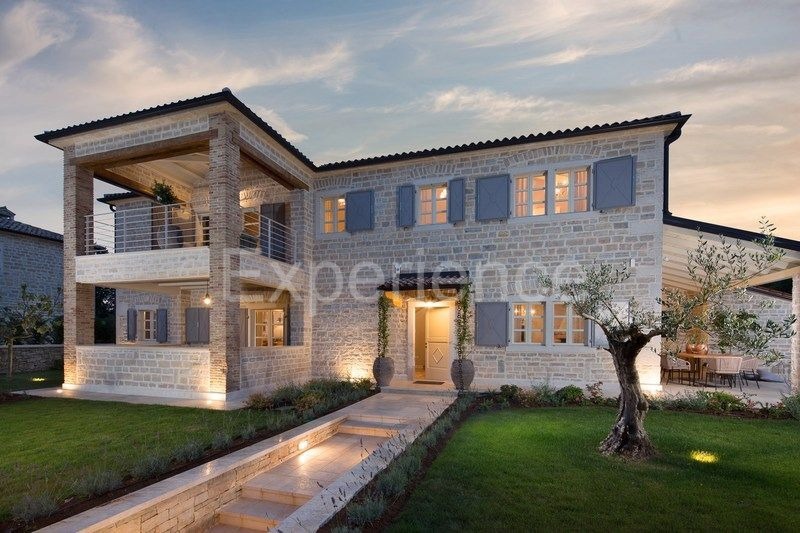 Sv. Lovreč, villa di lusso vista mare con campo da tennis