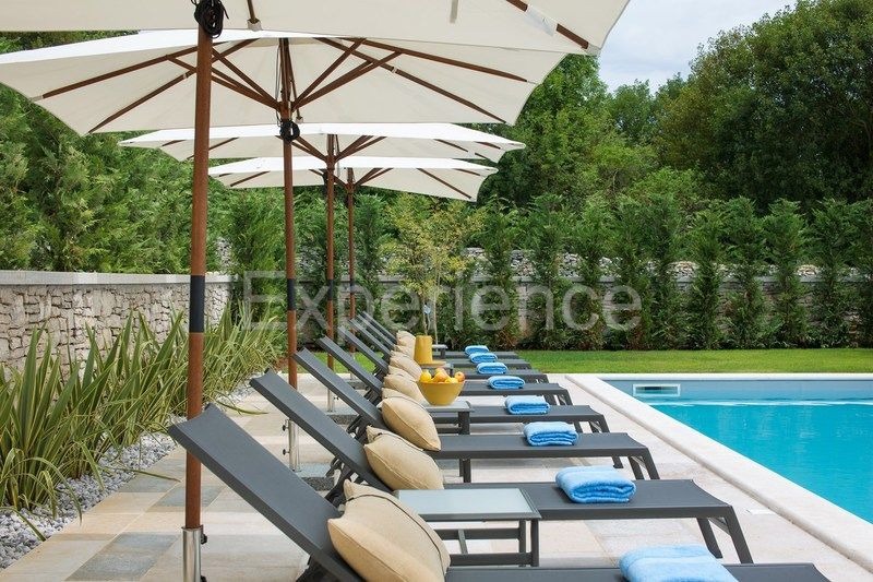 Sv. Lovreč, villa di lusso vista mare con campo da tennis