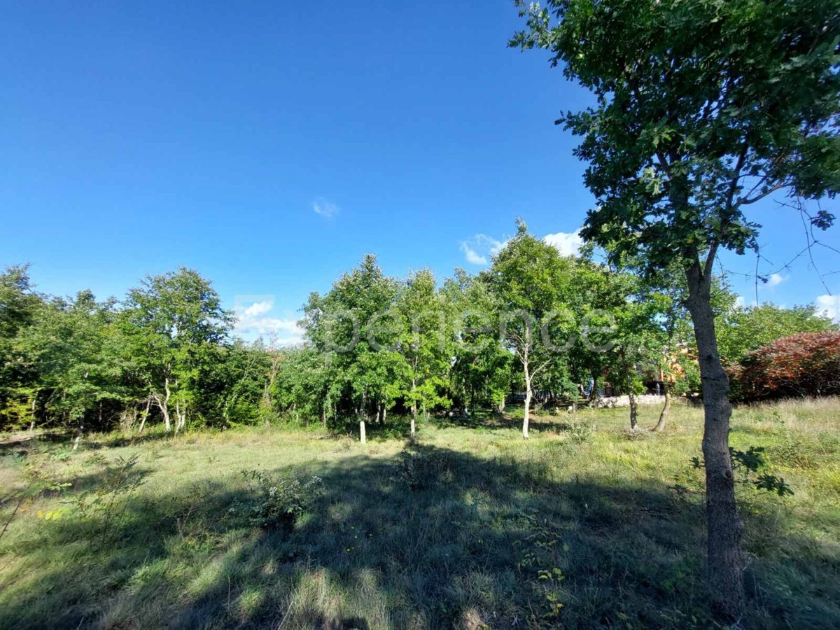 Nelle vicinanze di Visignano - terreno edificabile, superficie di 1.813 m²