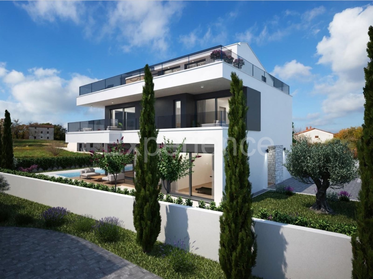 Nelle vicinanze di Parenzo - a circa 4 km dal mare, villa di lusso con piscina!