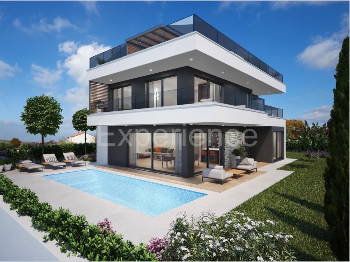 Nelle vicinanze di Parenzo - a circa 4 km dal mare, villa di lusso con piscina!