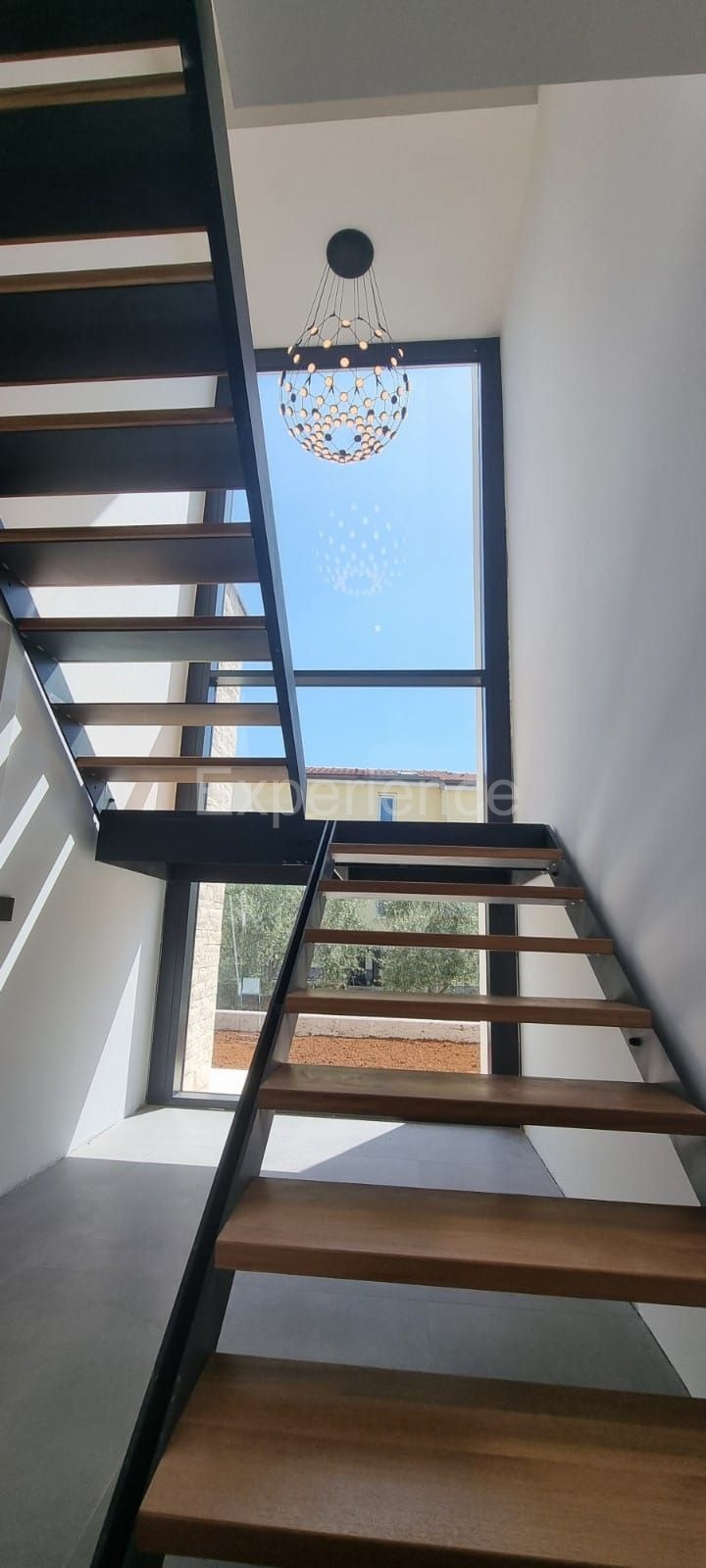 Nelle vicinanze di Parenzo - villa moderna di nuova costruzione con piscina!