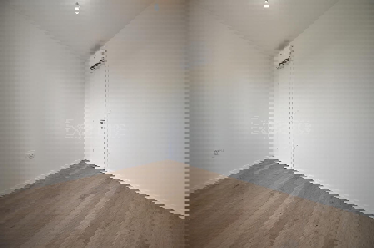 Vabriga - appartamento in un nuovo edificio, 2. piano, ASCENSORE!