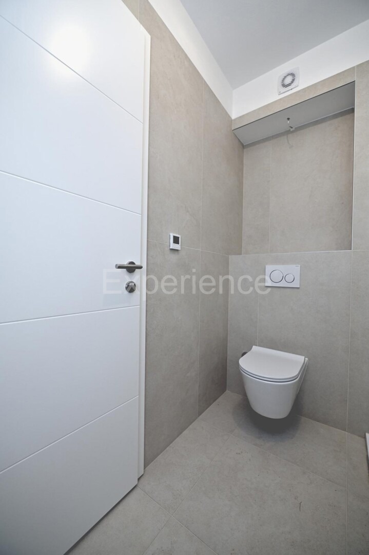 Vabriga - appartamento in un nuovo edificio, 2. piano, ASCENSORE!