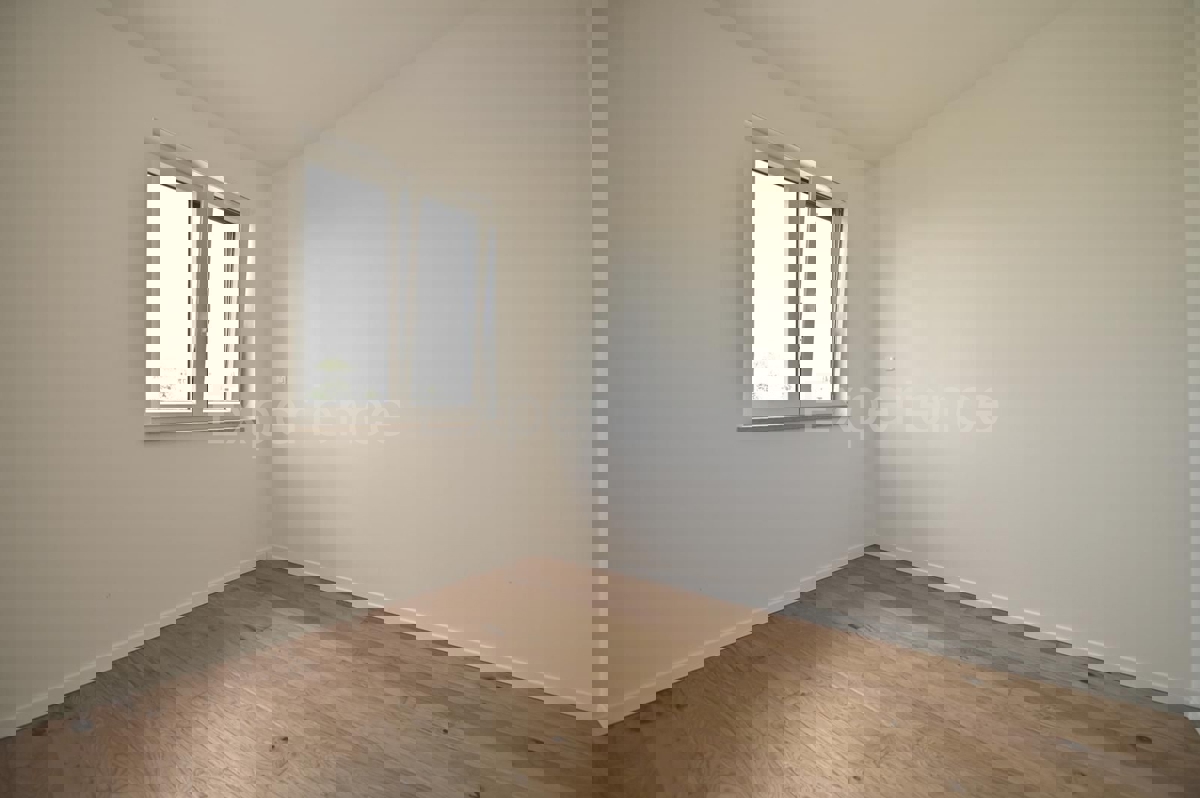 Vabriga - appartamento in un nuovo edificio, 2. piano, ASCENSORE!