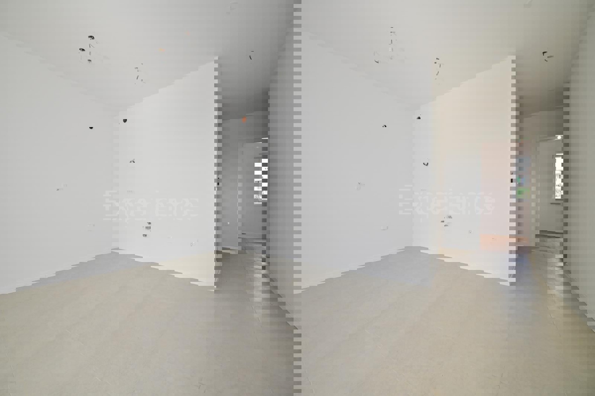 Vabriga - appartamento in un nuovo edificio, 2. piano, ASCENSORE!