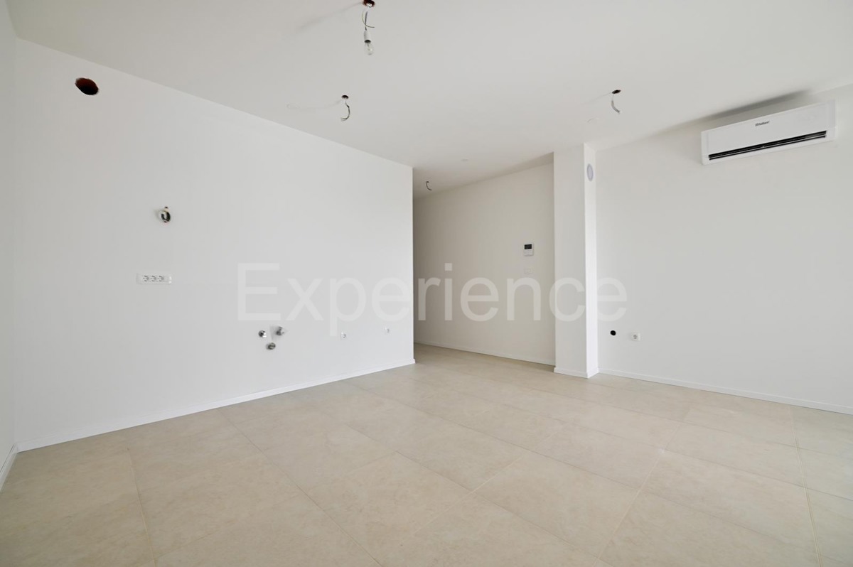 Vabriga - appartamento in un nuovo edificio, 2. piano, ASCENSORE!