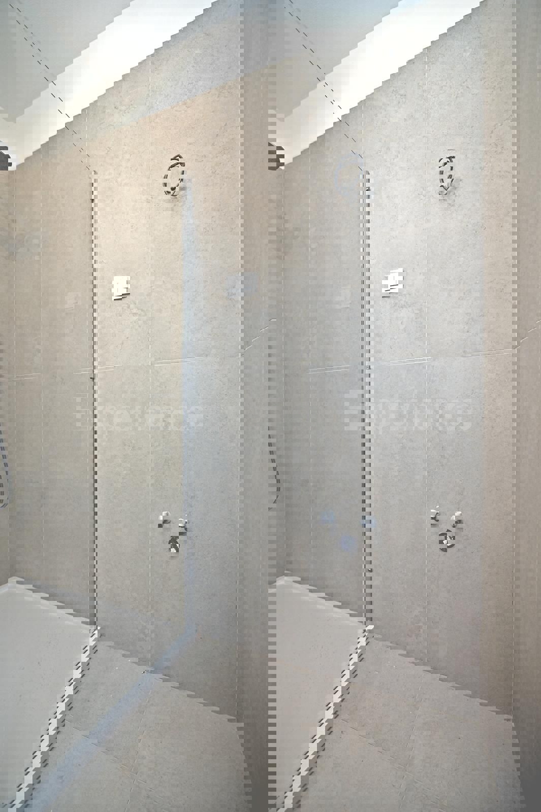 Vabriga - appartamento in un nuovo edificio, 2. piano, ASCENSORE!