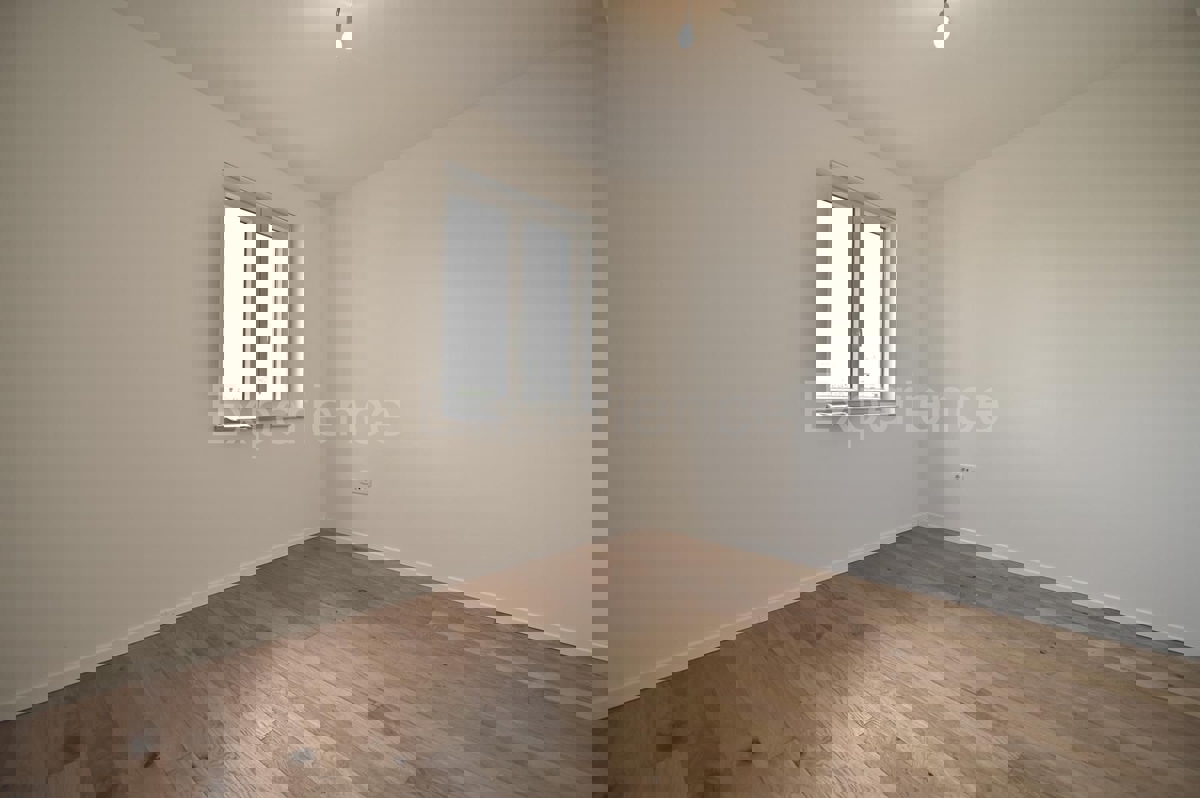 Vabriga - appartamento in un nuovo edificio, 2. piano, ASCENSORE!