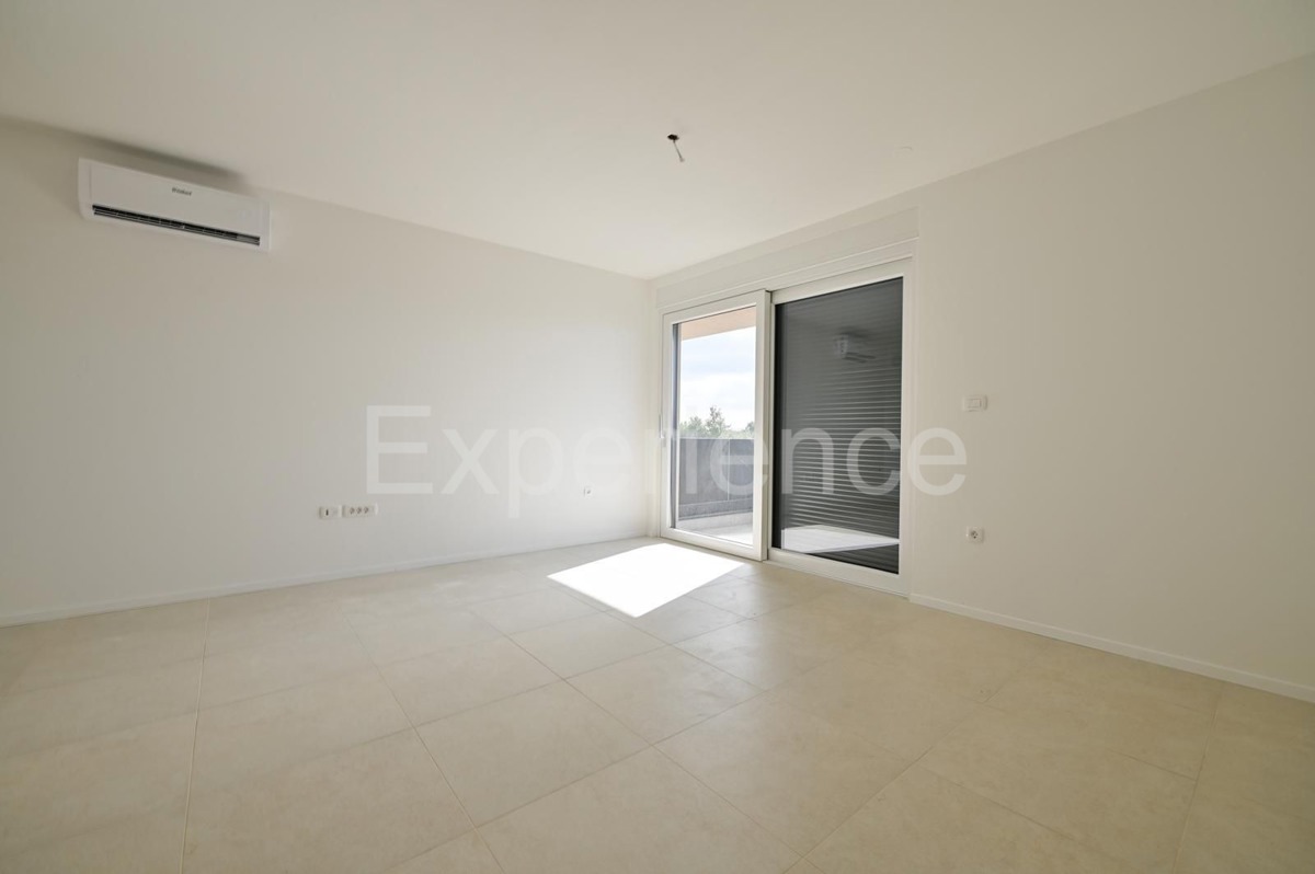 Vabriga - appartamento in un nuovo edificio, 2. piano, ASCENSORE!