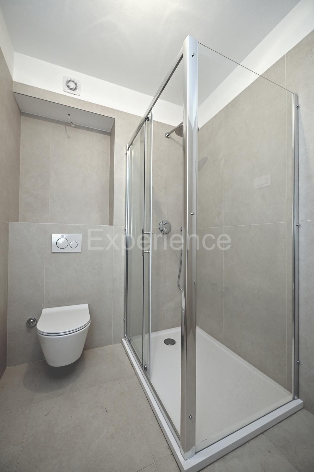 Vabriga - appartamento in un nuovo edificio, 2. piano, ASCENSORE!