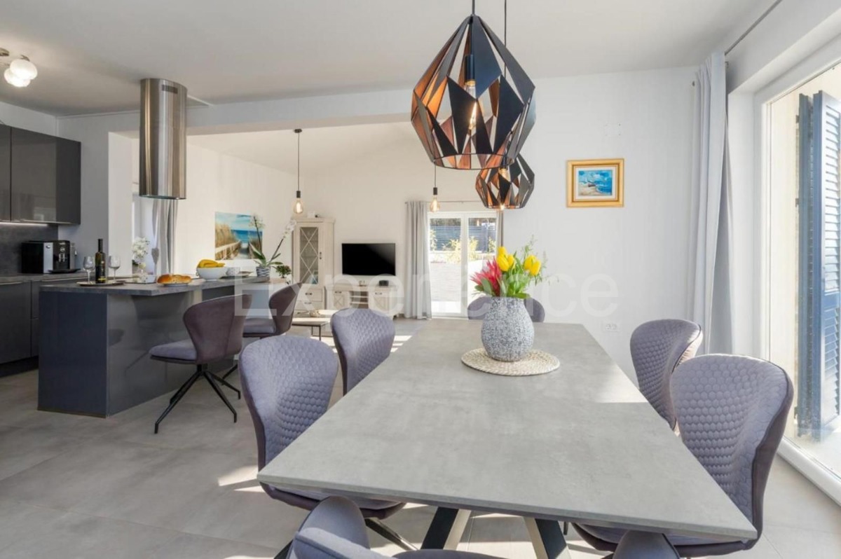 Vicino a Parenzo - a 3 km dal mare, villa con piscina!