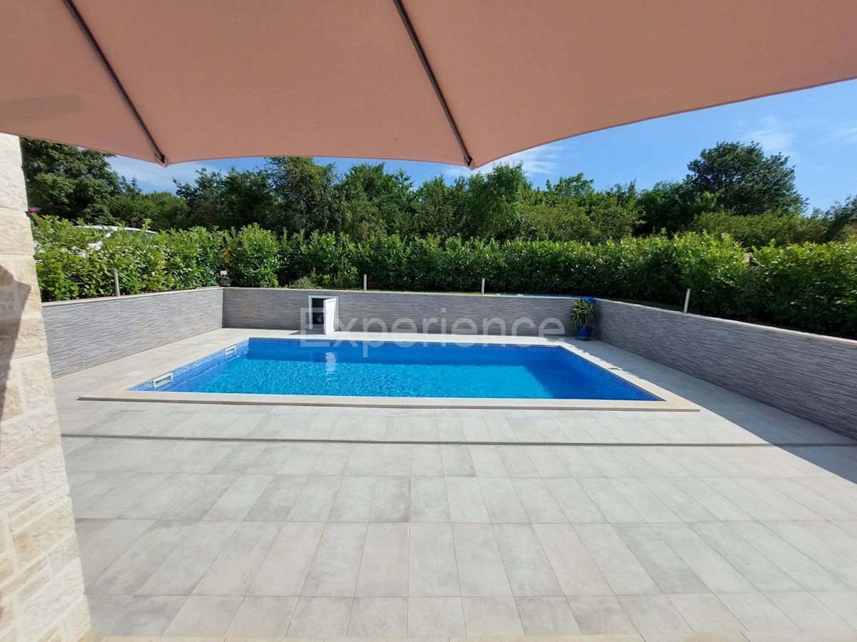 Vicino a Parenzo - a 3 km dal mare, villa con piscina!