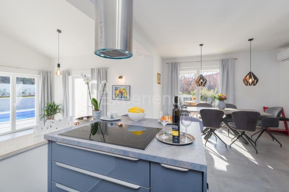 Vicino a Parenzo - a 3 km dal mare, villa con piscina!