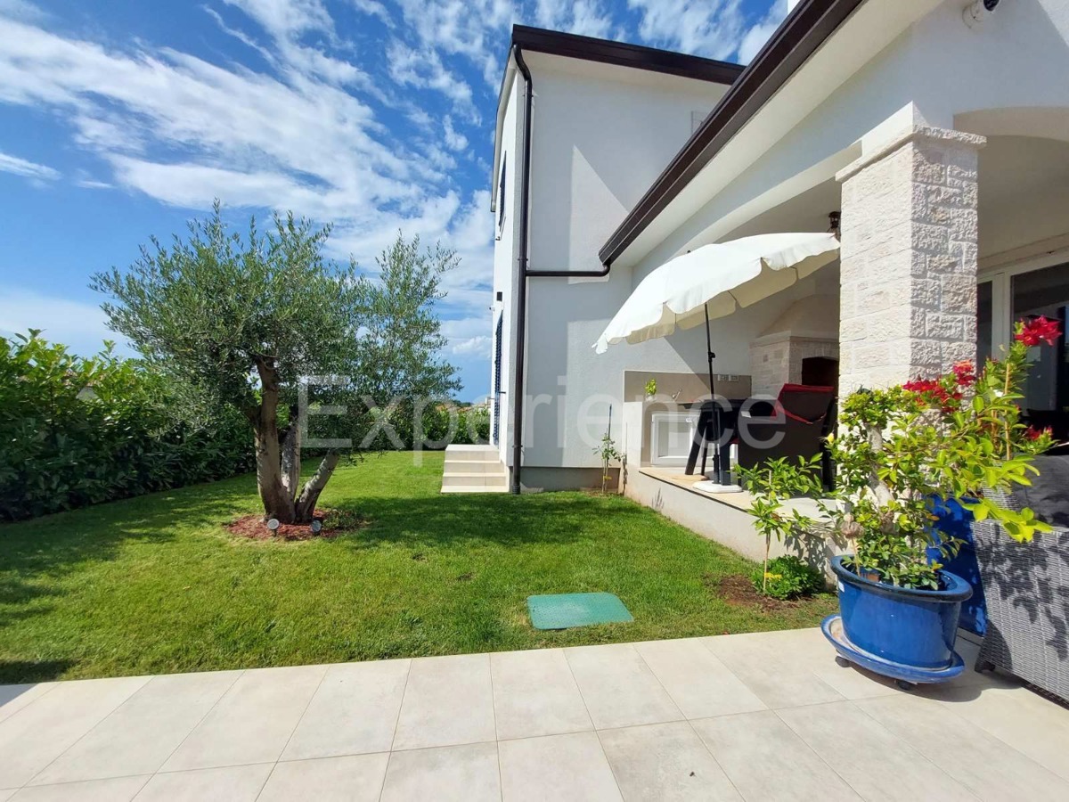 Vicino a Parenzo - a 3 km dal mare, villa con piscina!