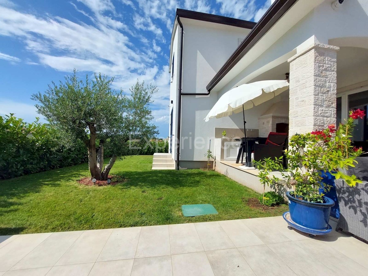 Vicino a Parenzo - a 3 km dal mare, villa con piscina!