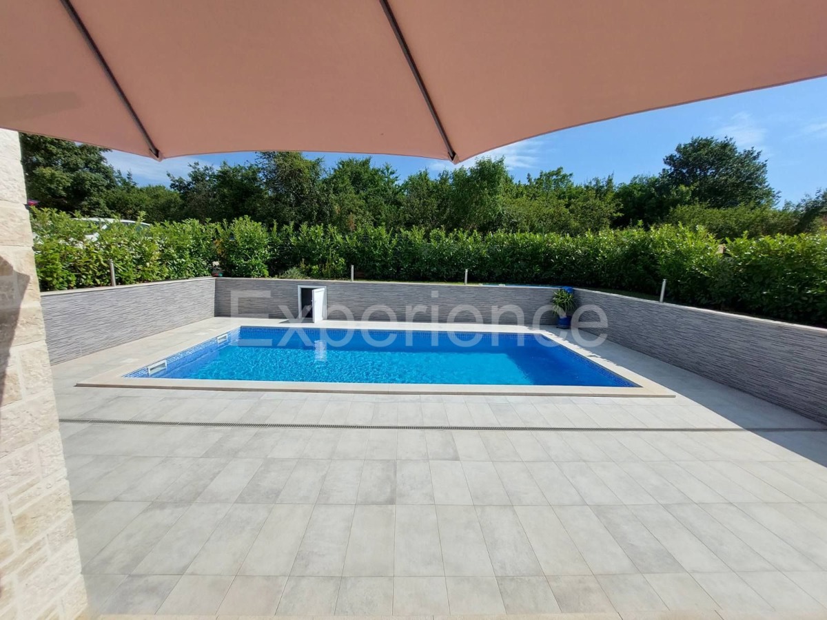 Vicino a Parenzo - a 3 km dal mare, villa con piscina!