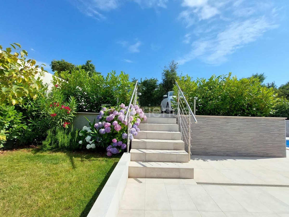 Vicino a Parenzo - a 3 km dal mare, villa con piscina!