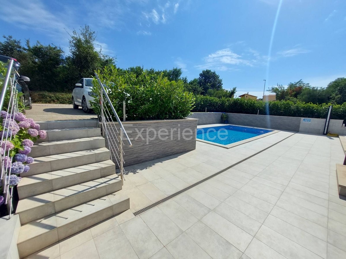 Vicino a Parenzo - a 3 km dal mare, villa con piscina!