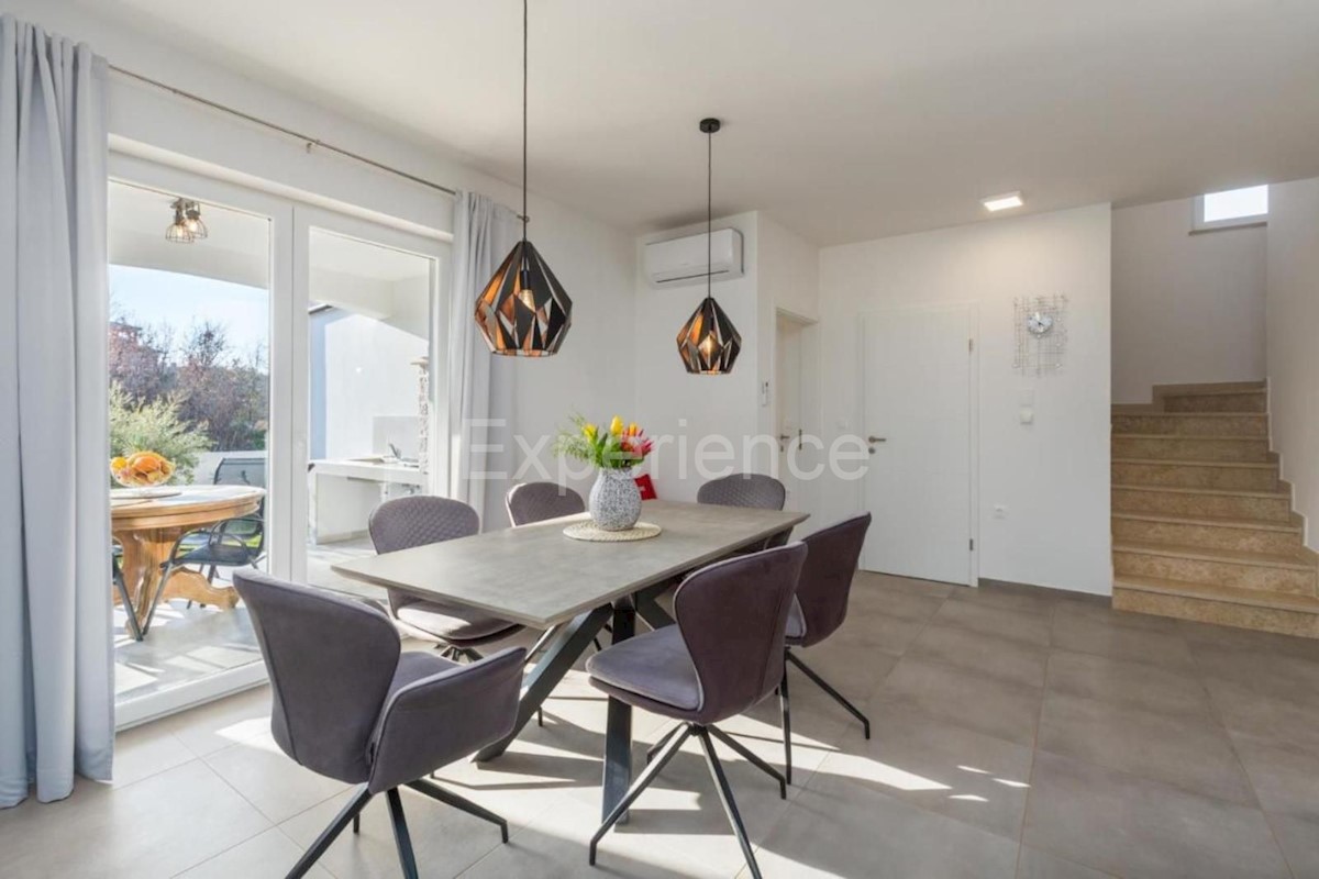 Vicino a Parenzo - a 3 km dal mare, villa con piscina!