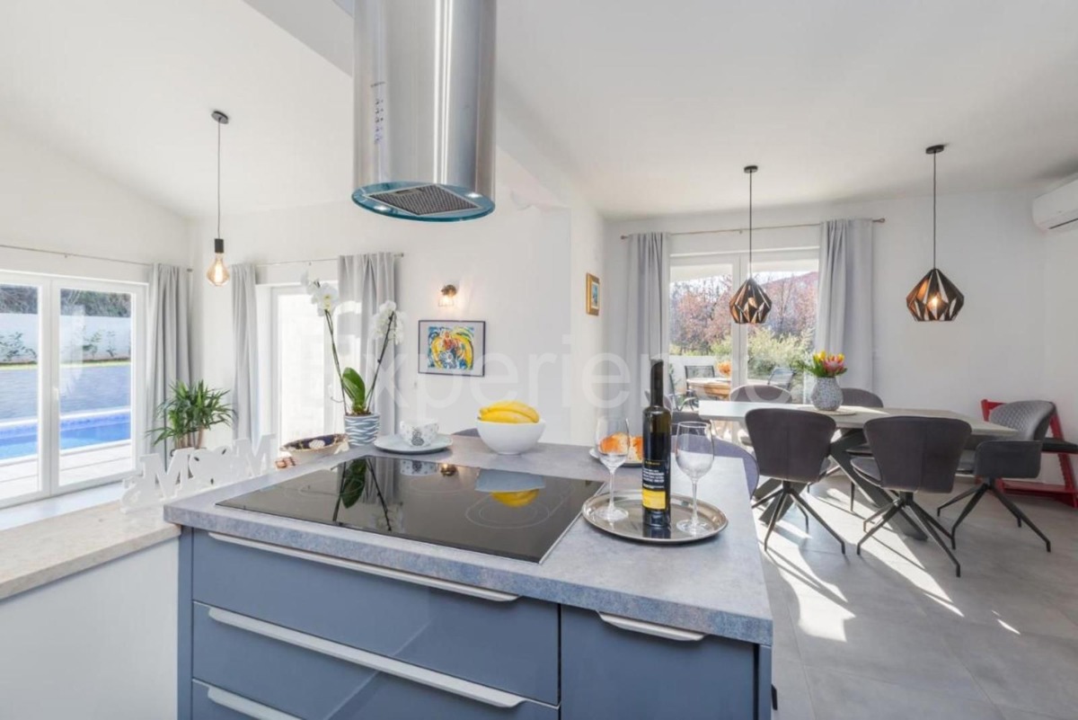 Vicino a Parenzo - a 3 km dal mare, villa con piscina!