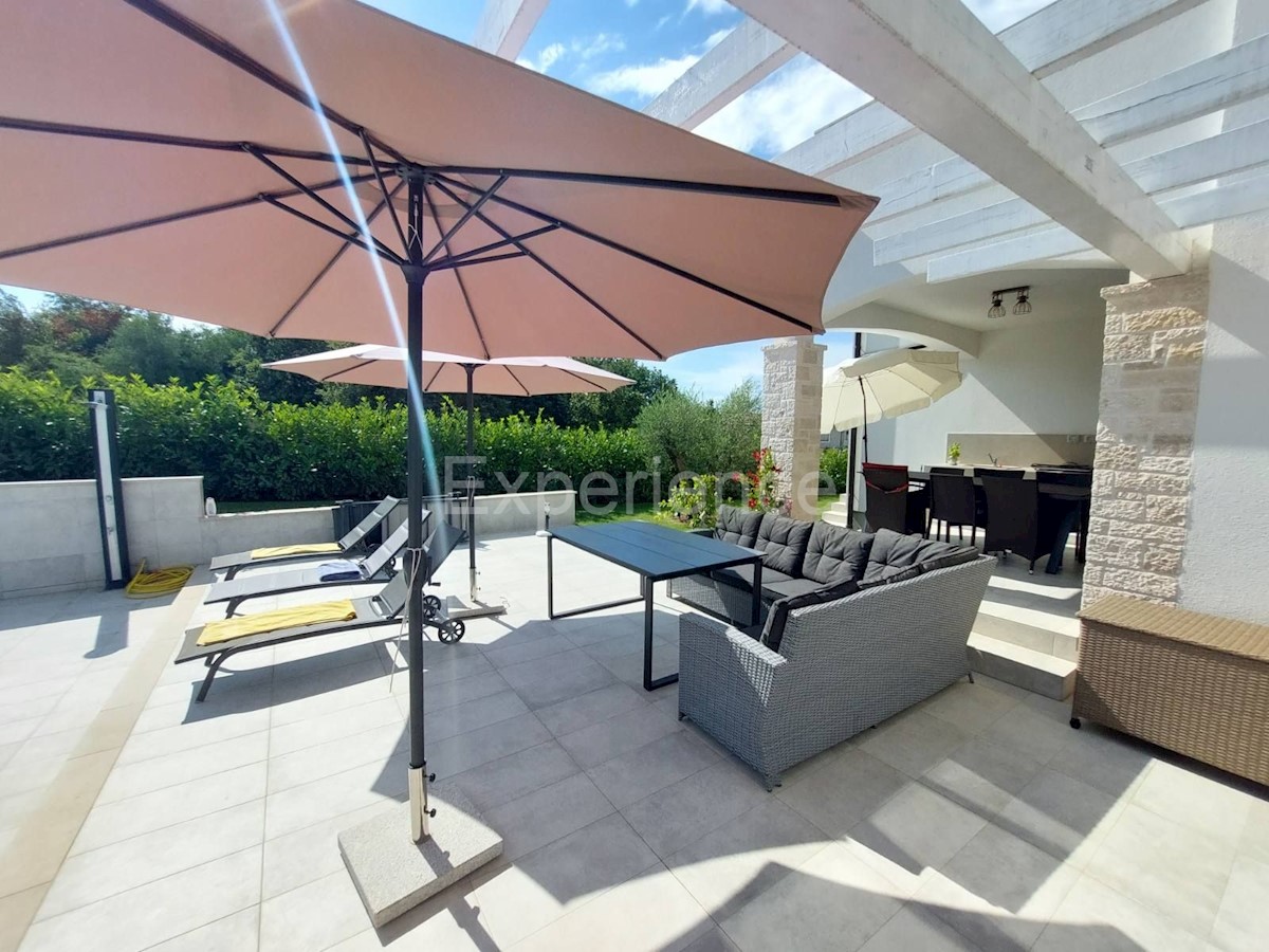 Vicino a Parenzo - a 3 km dal mare, villa con piscina!