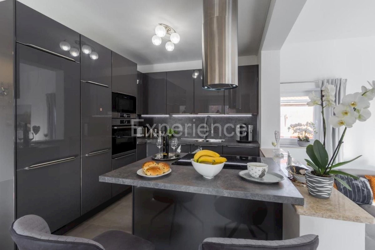 Vicino a Parenzo - a 3 km dal mare, villa con piscina!