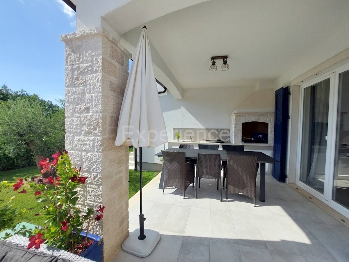 Vicino a Parenzo - a 3 km dal mare, villa con piscina!