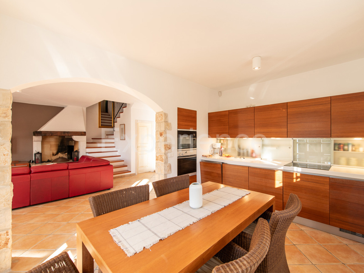 Nelle vicinanze di Parenzo - 1.000 m dal mare, villa mediterranea con piscina!