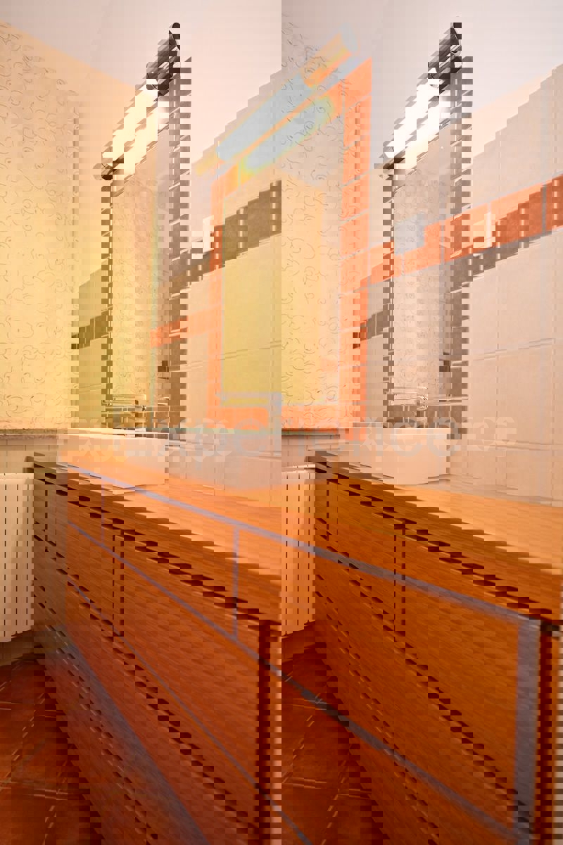 Nelle vicinanze di Parenzo - 1.000 m dal mare, villa mediterranea con piscina!