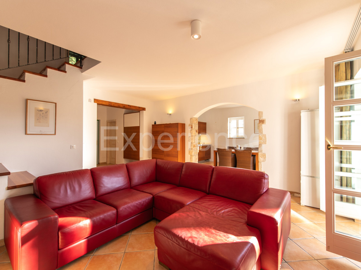 Nelle vicinanze di Parenzo - 1.000 m dal mare, villa mediterranea con piscina!