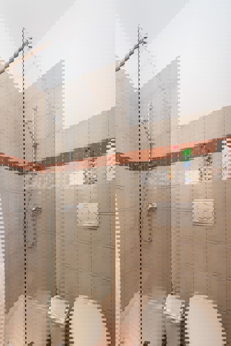 Nelle vicinanze di Parenzo - 1.000 m dal mare, villa mediterranea con piscina!