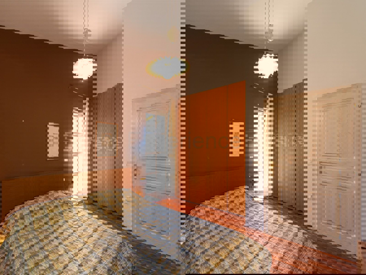 Nelle vicinanze di Parenzo - 1.000 m dal mare, villa mediterranea con piscina!