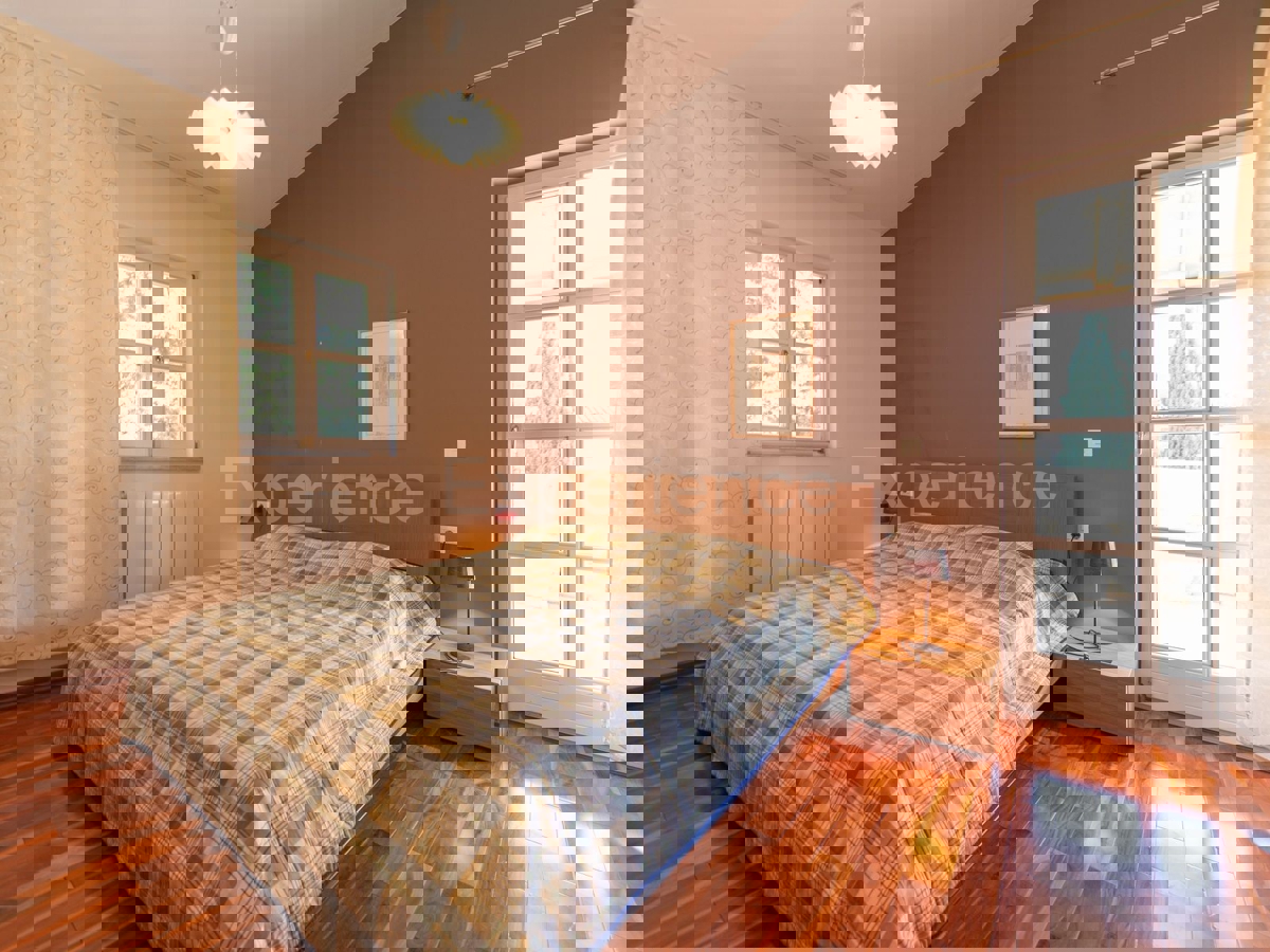 Nelle vicinanze di Parenzo - 1.000 m dal mare, villa mediterranea con piscina!