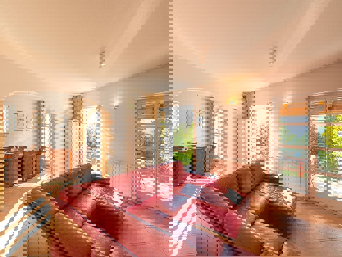 Nelle vicinanze di Parenzo - 1.000 m dal mare, villa mediterranea con piscina!