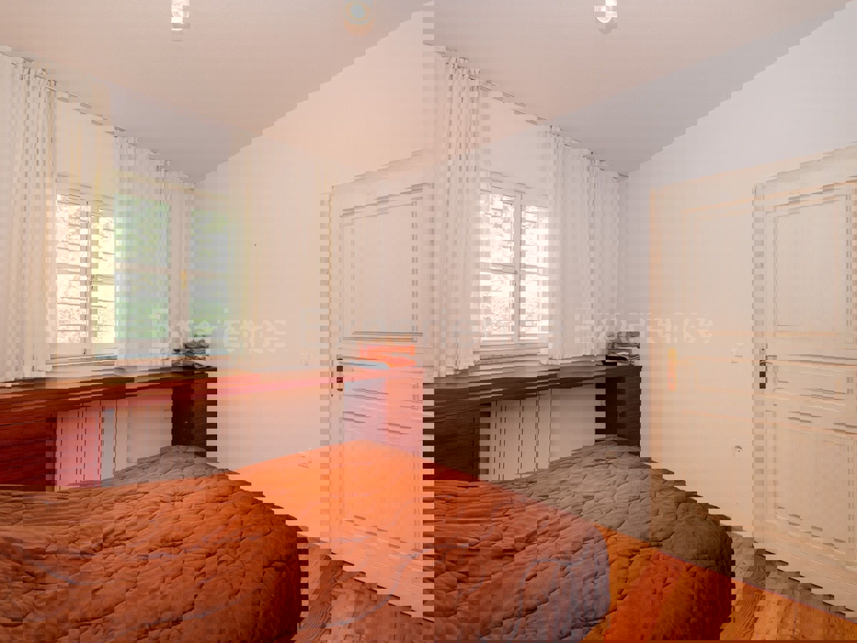 Nelle vicinanze di Parenzo - 1.000 m dal mare, villa mediterranea con piscina!